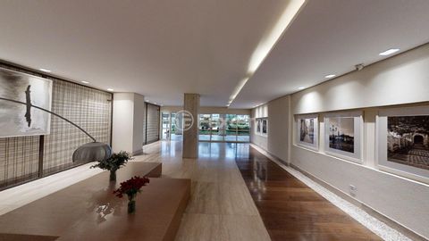 Image 17 - 885599